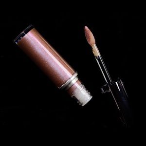 ** NEW** MAC Just Hustlin’ Grand Illusion Lip
